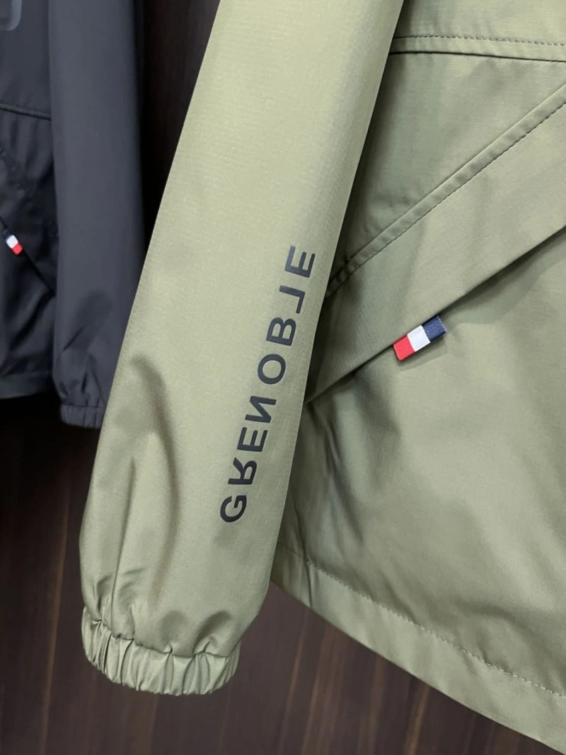 Flexible Moncler Outwear 143432
