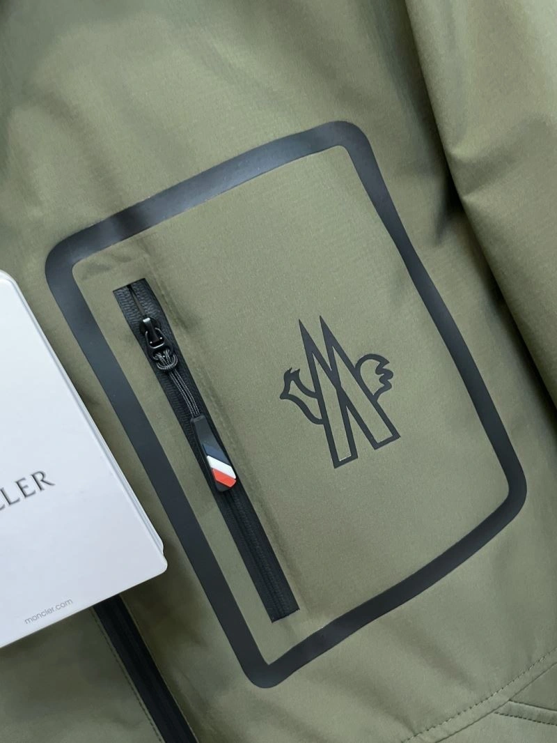 Flexible Moncler Outwear 143432