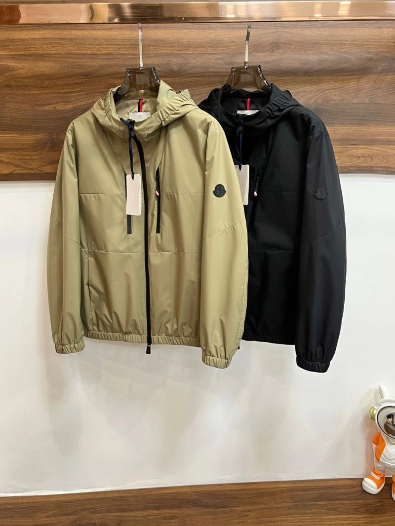 Moncler Outwear TimelessDesign 143441