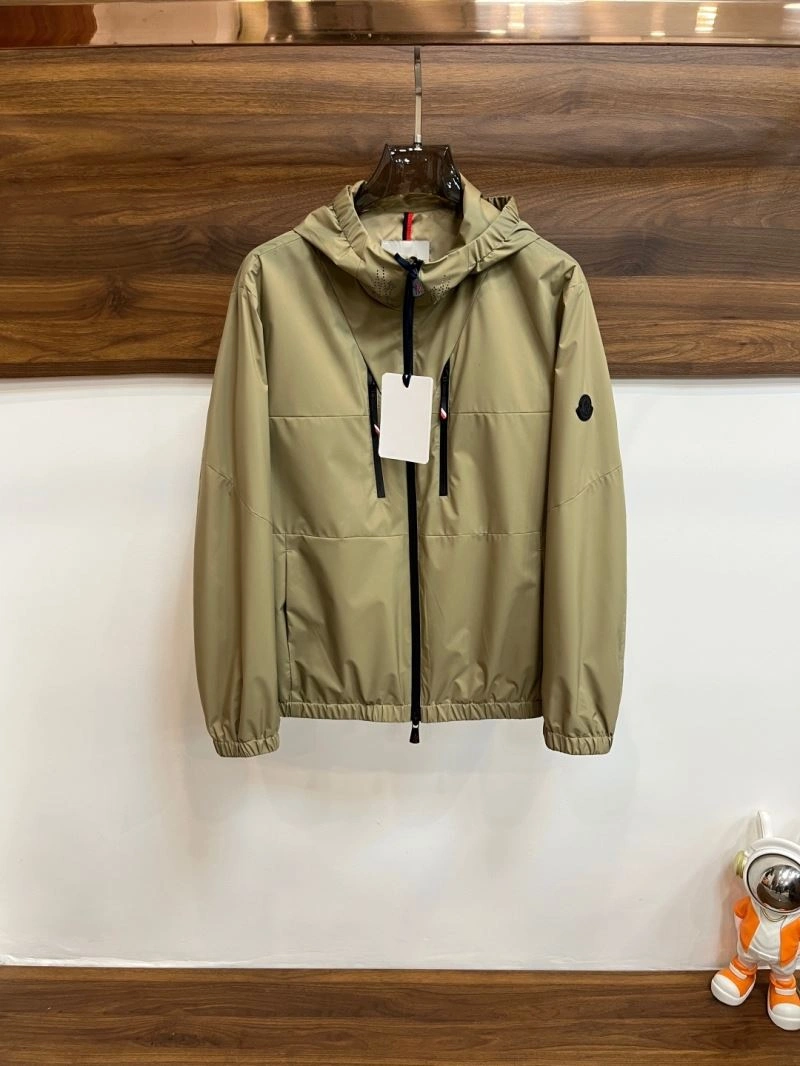 Moncler Outwear TimelessDesign 143441