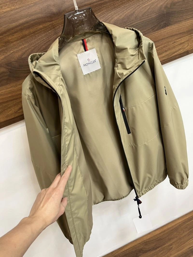 Moncler Outwear TimelessDesign 143441