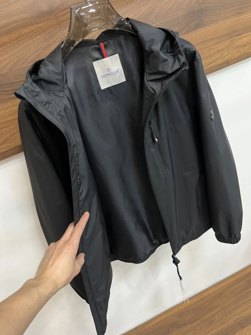 Moncler Outwear WaterResistant 143414