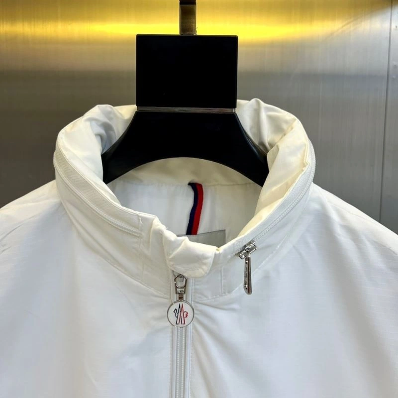 Durable Moncler Outwear 143420