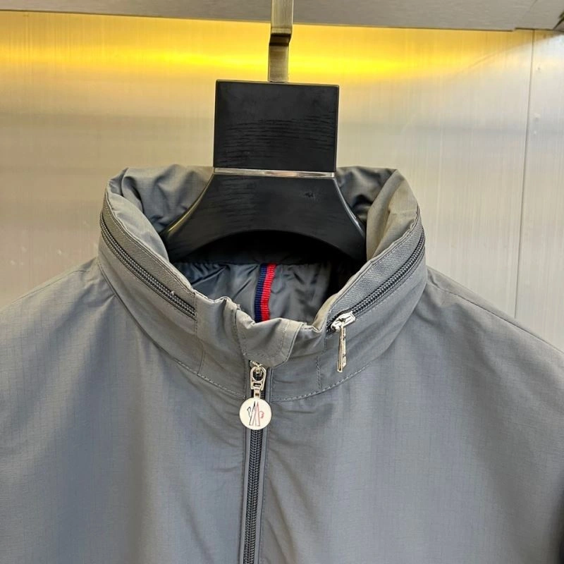Cozy Moncler Outwear 143421