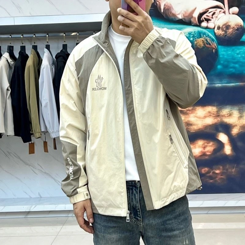 Seasonal Moncler Outwear 143419