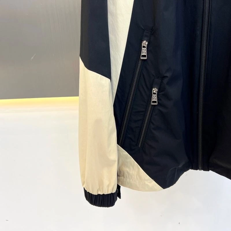 Moncler Outwear EasyCare 143417