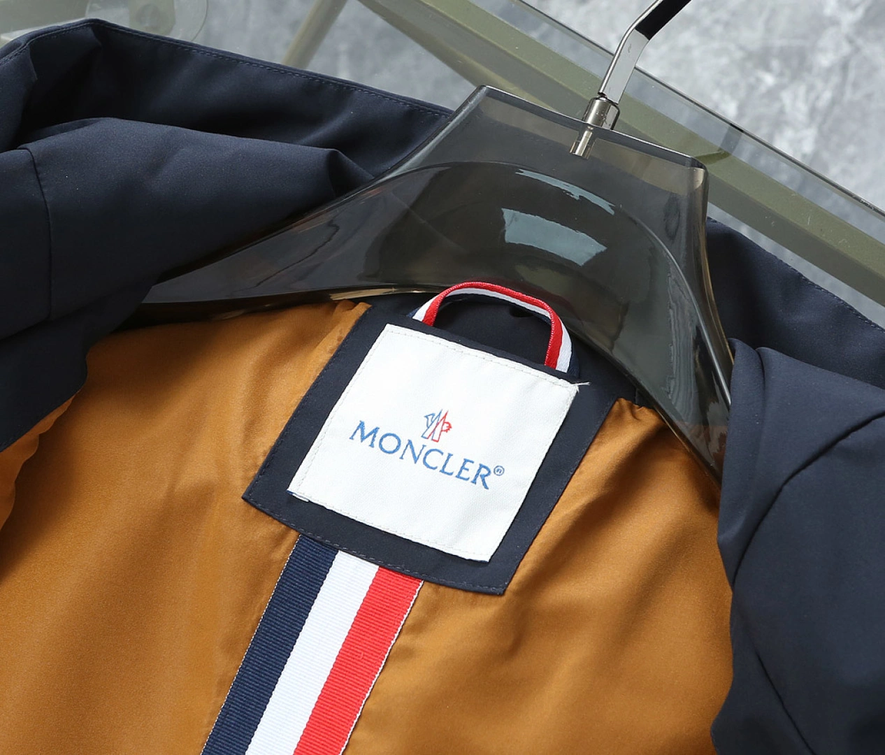 Moncler Outwear Flexible 143436