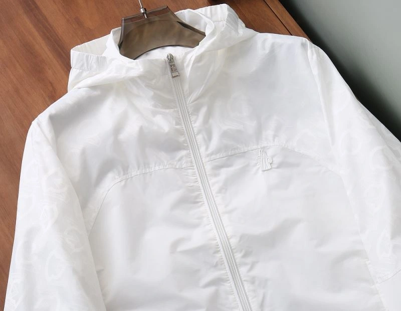 Comfortable Moncler Outwear 143433