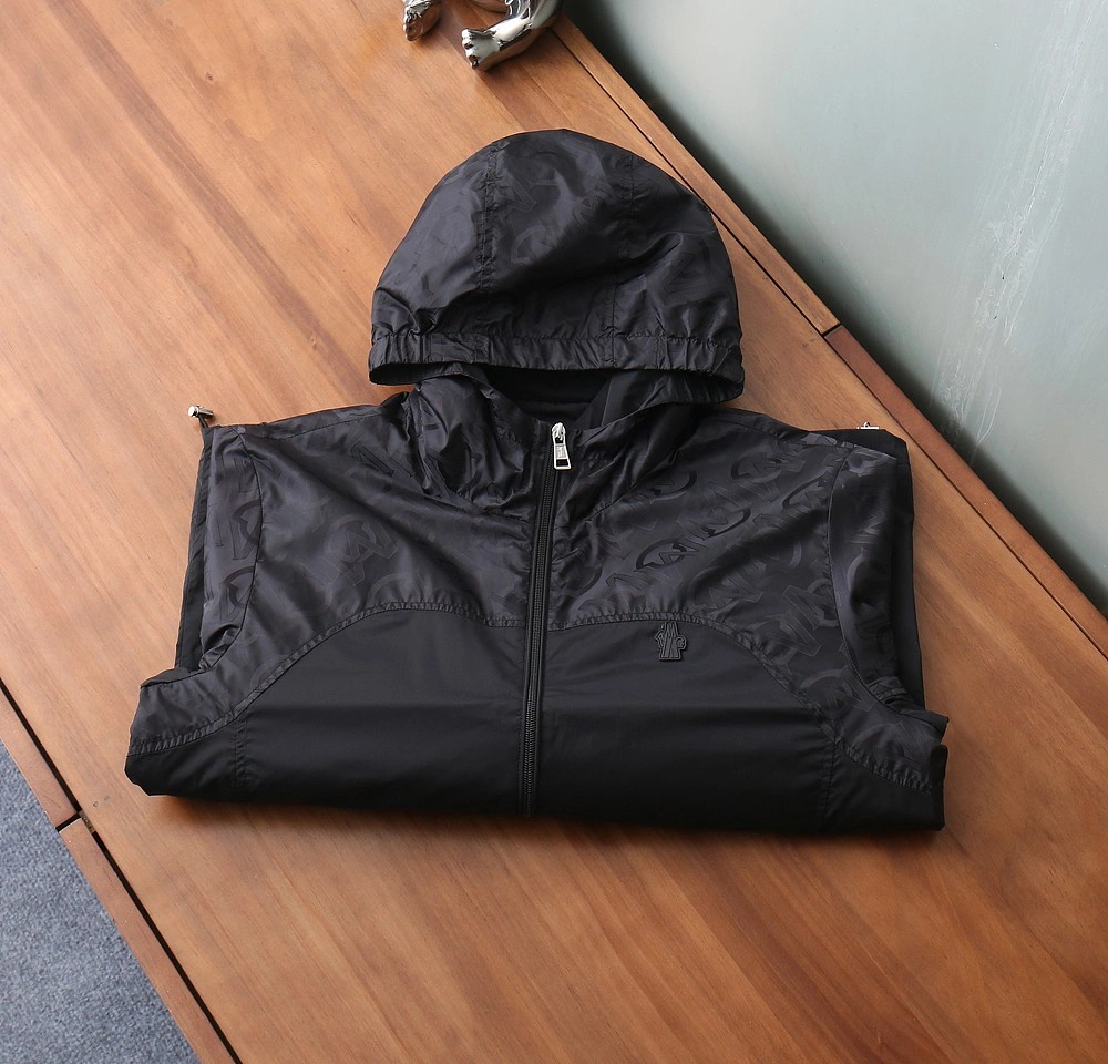 Comfortable Moncler Outwear 143433