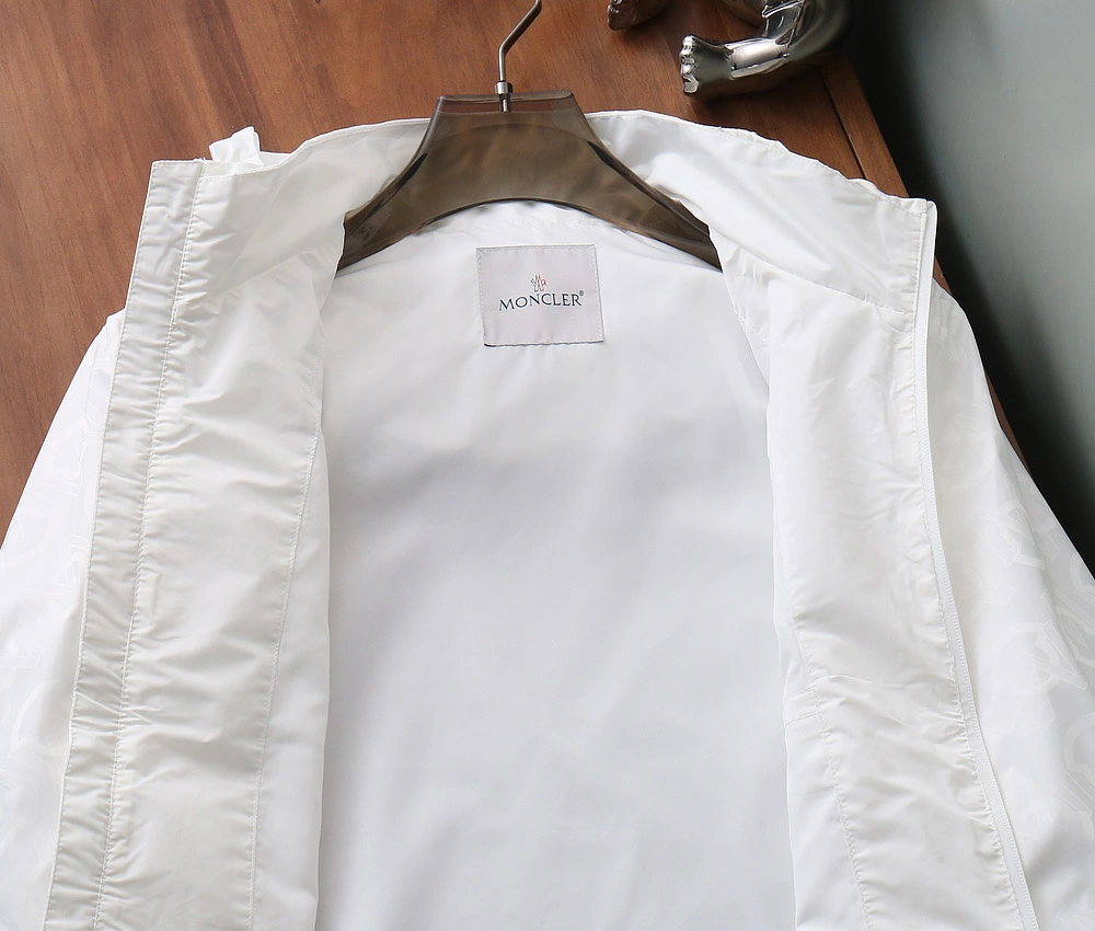 Comfortable Moncler Outwear 143433
