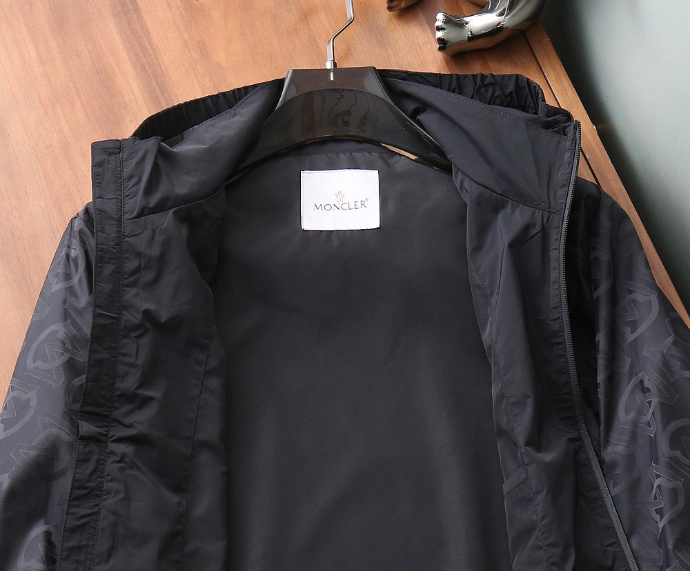 Comfortable Moncler Outwear 143433