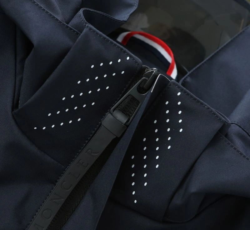 Reliable Moncler Outwear 143428