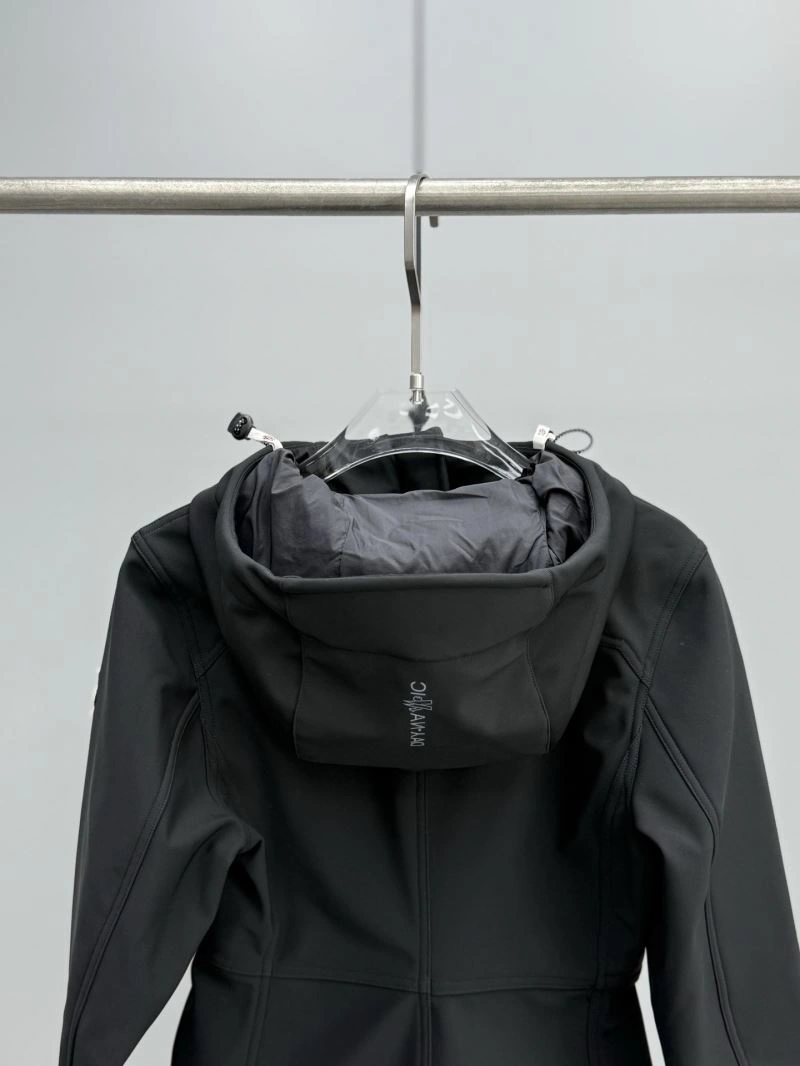 Youthful Moncler Outwear 143408