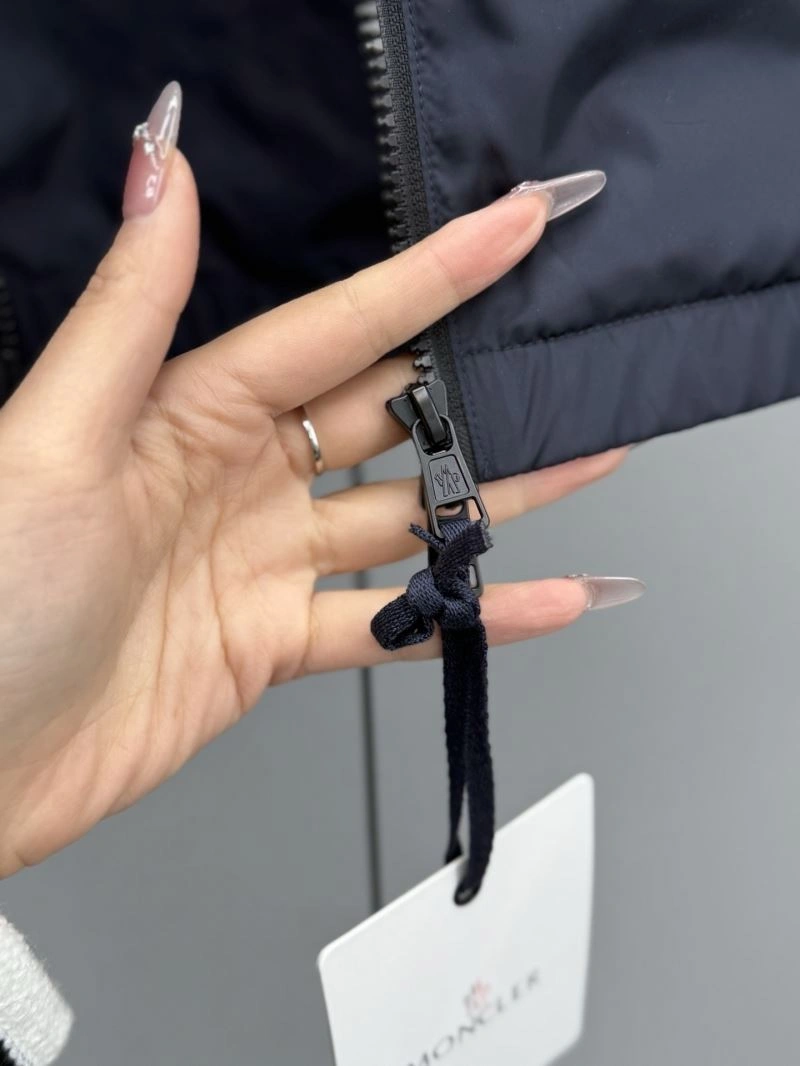 Versatile Moncler Outwear 143413