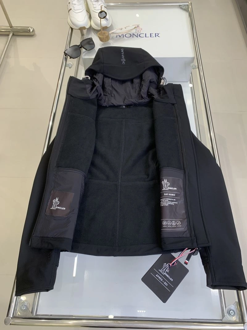 Moncler Outwear StreetReady 143402
