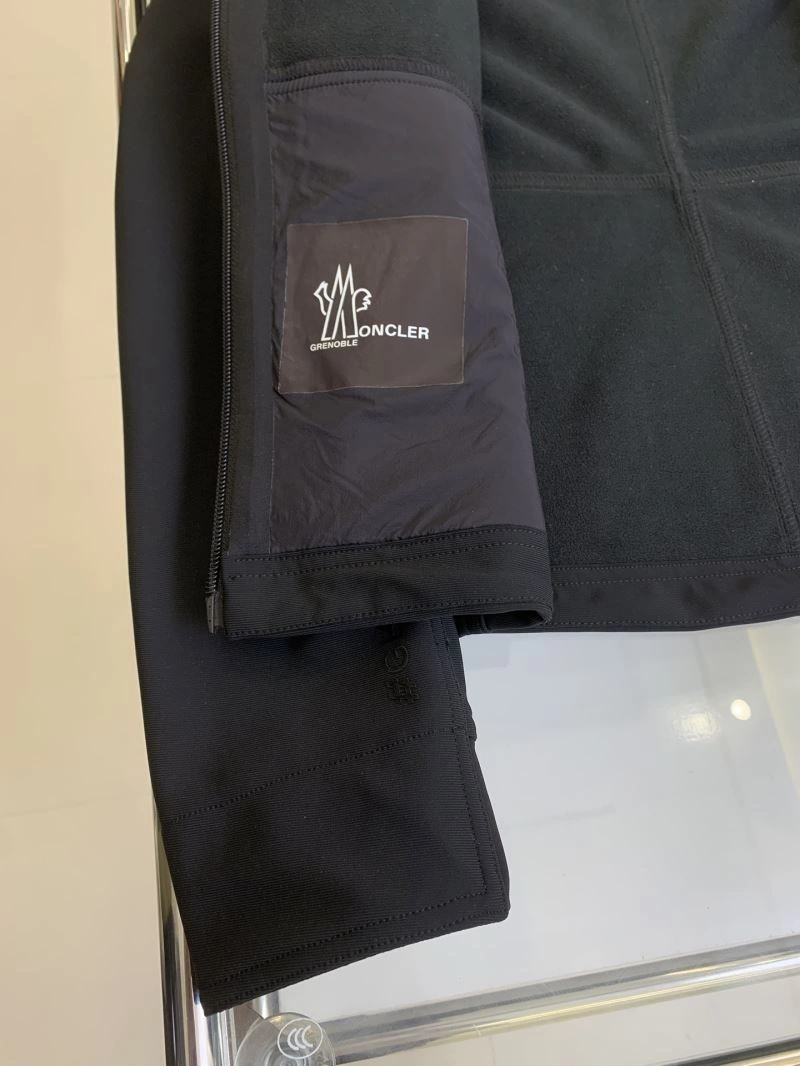 Moncler Outwear StreetReady 143402