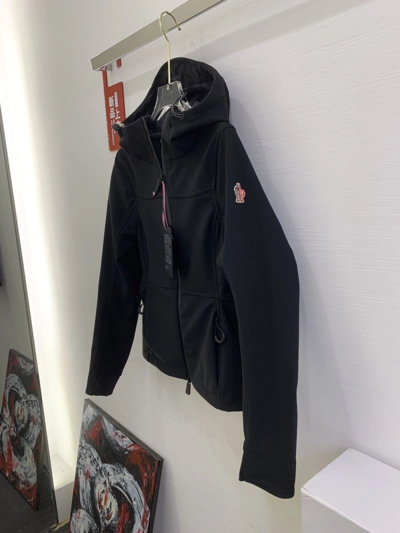 Breathable Moncler Outwear 143401
