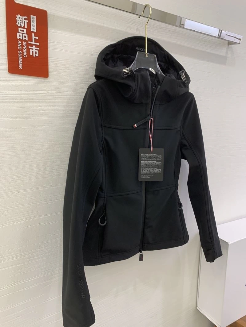 Breathable Moncler Outwear 143401