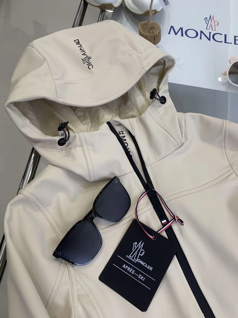 Attractive Moncler Outwear 143403