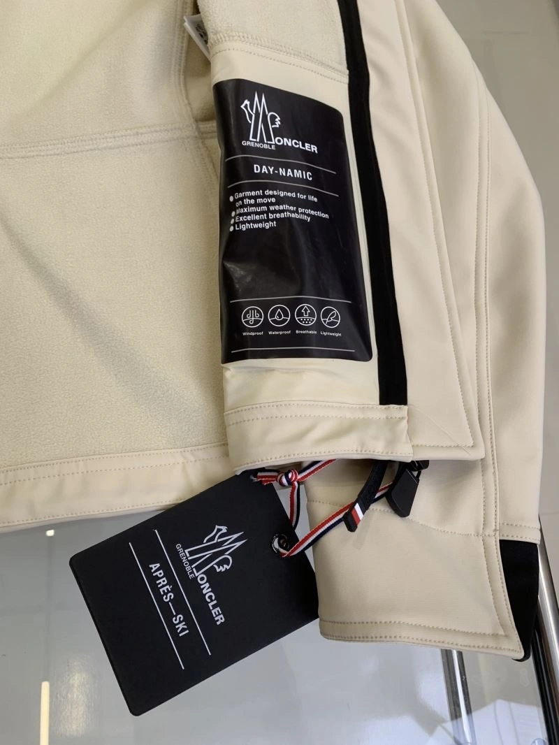 Attractive Moncler Outwear 143403