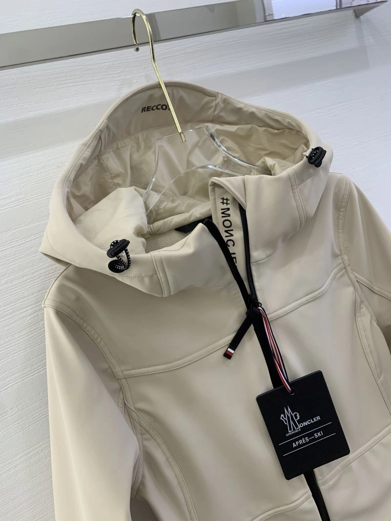 Moncler Outwear Unisex 143404