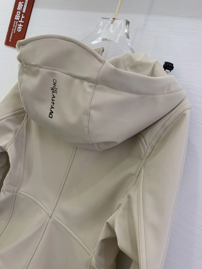 Moncler Outwear Unisex 143404