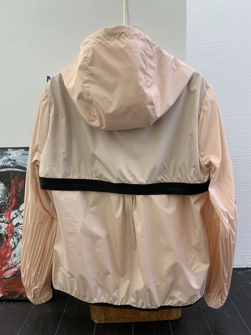Stretchable Moncler Outwear 143398