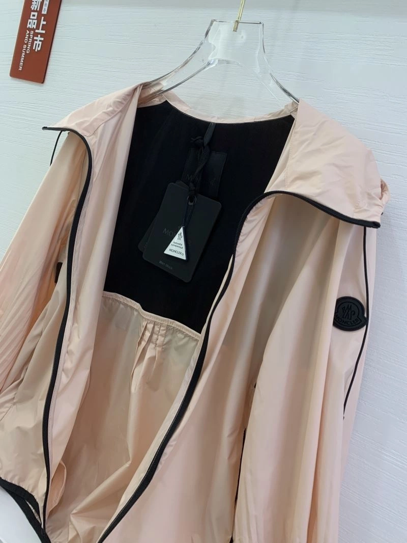Stretchable Moncler Outwear 143398