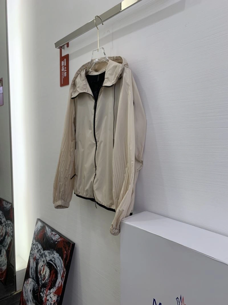Moncler Outwear AllSeason 143397