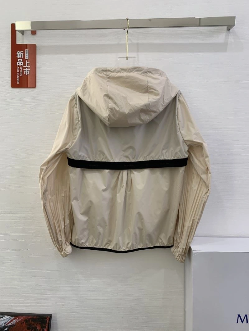 Moncler Outwear AllSeason 143397
