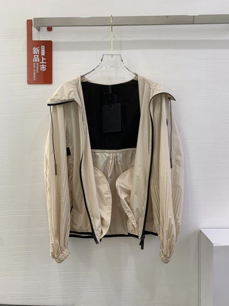 Moncler Outwear AllSeason 143397