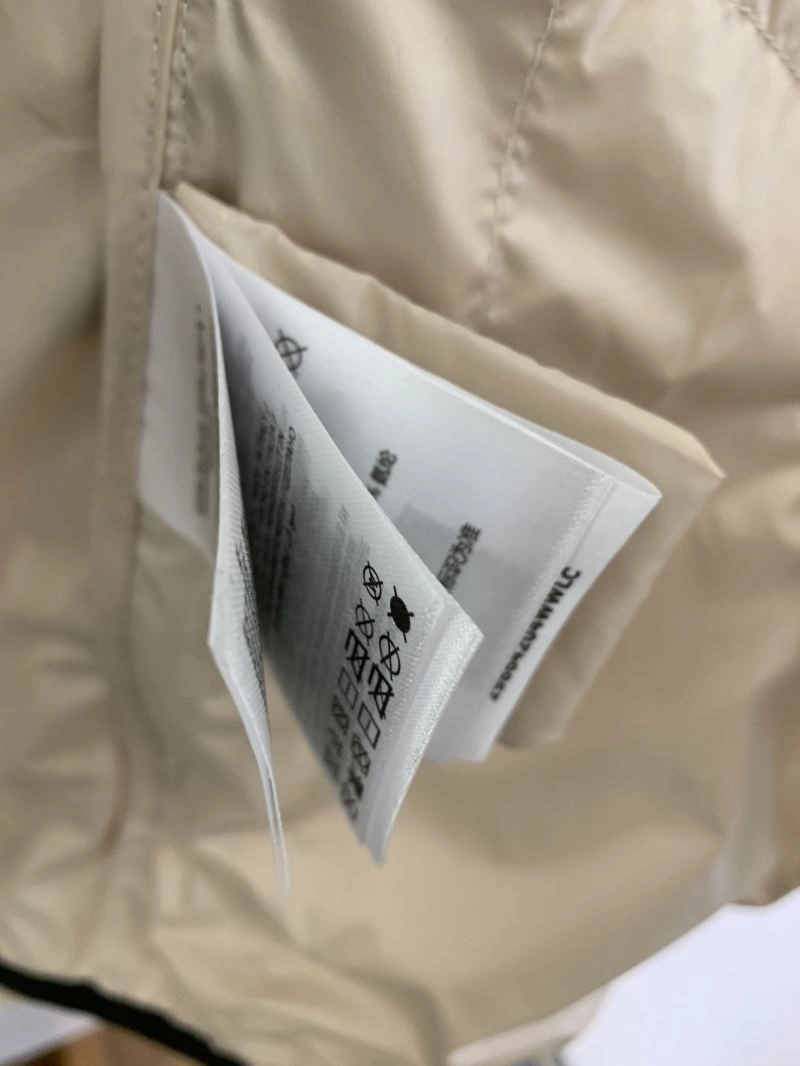 Moncler Outwear AllSeason 143397