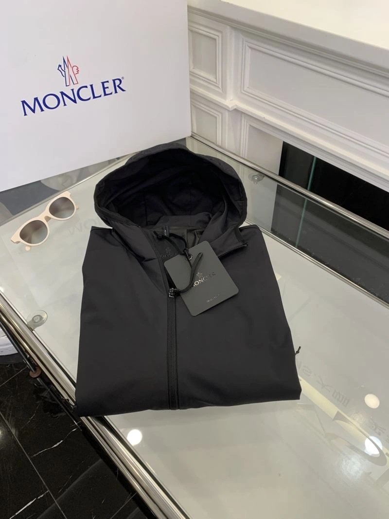 Moncler Outwear FreshLook 143379