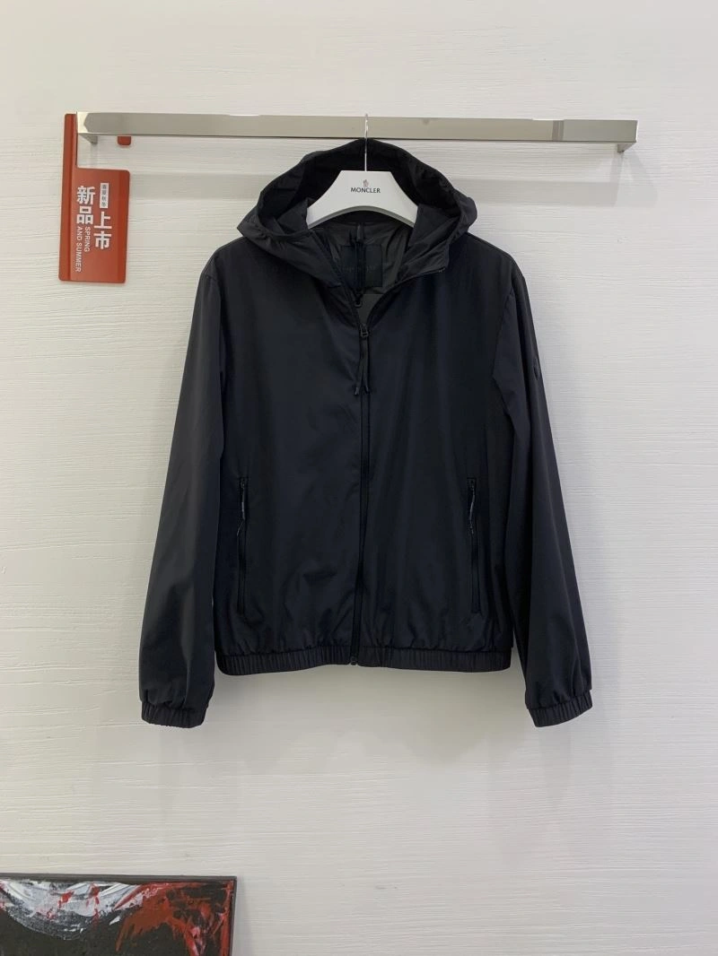 Upgraded Moncler Outwear 143384