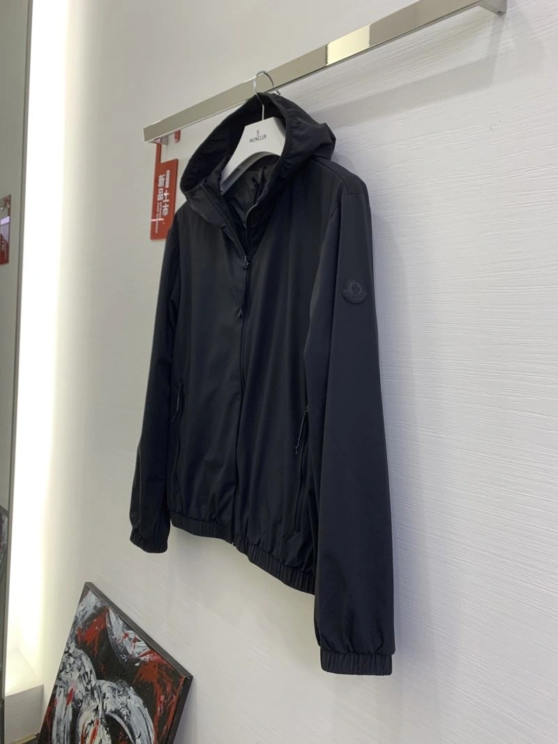 Upgraded Moncler Outwear 143384