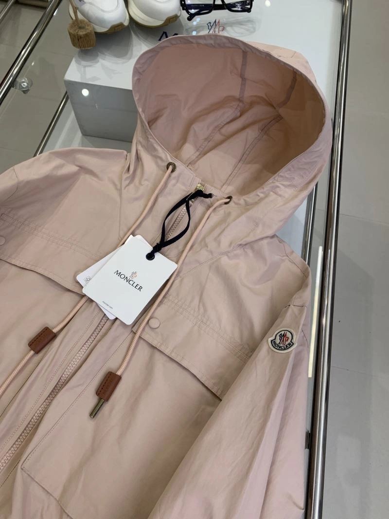 Moncler Outwear Bold 143382