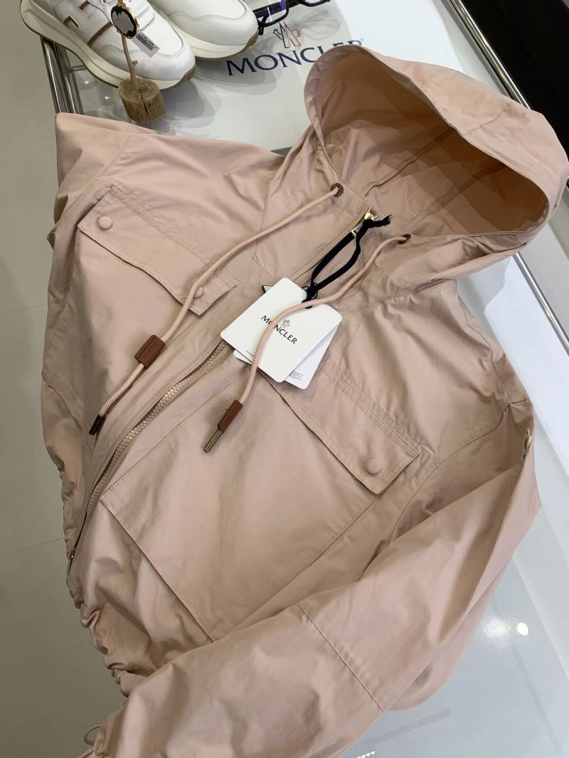 Moncler Outwear Bold 143382
