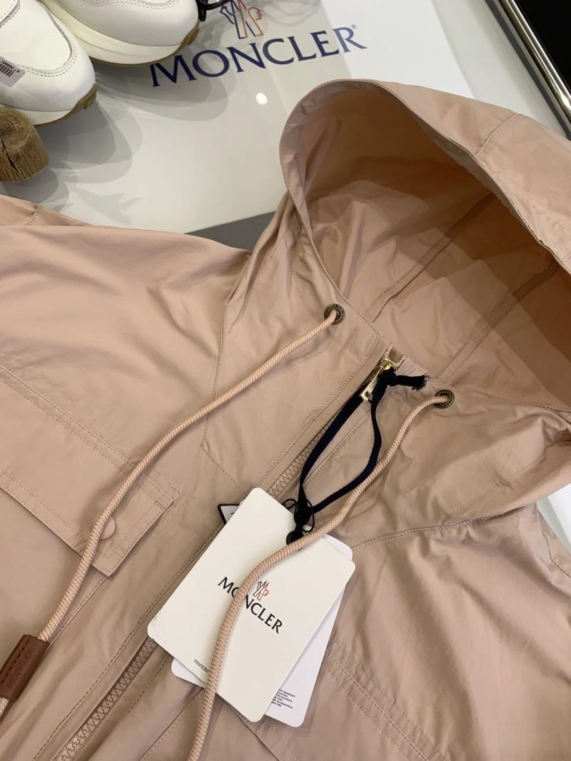Moncler Outwear Bold 143382