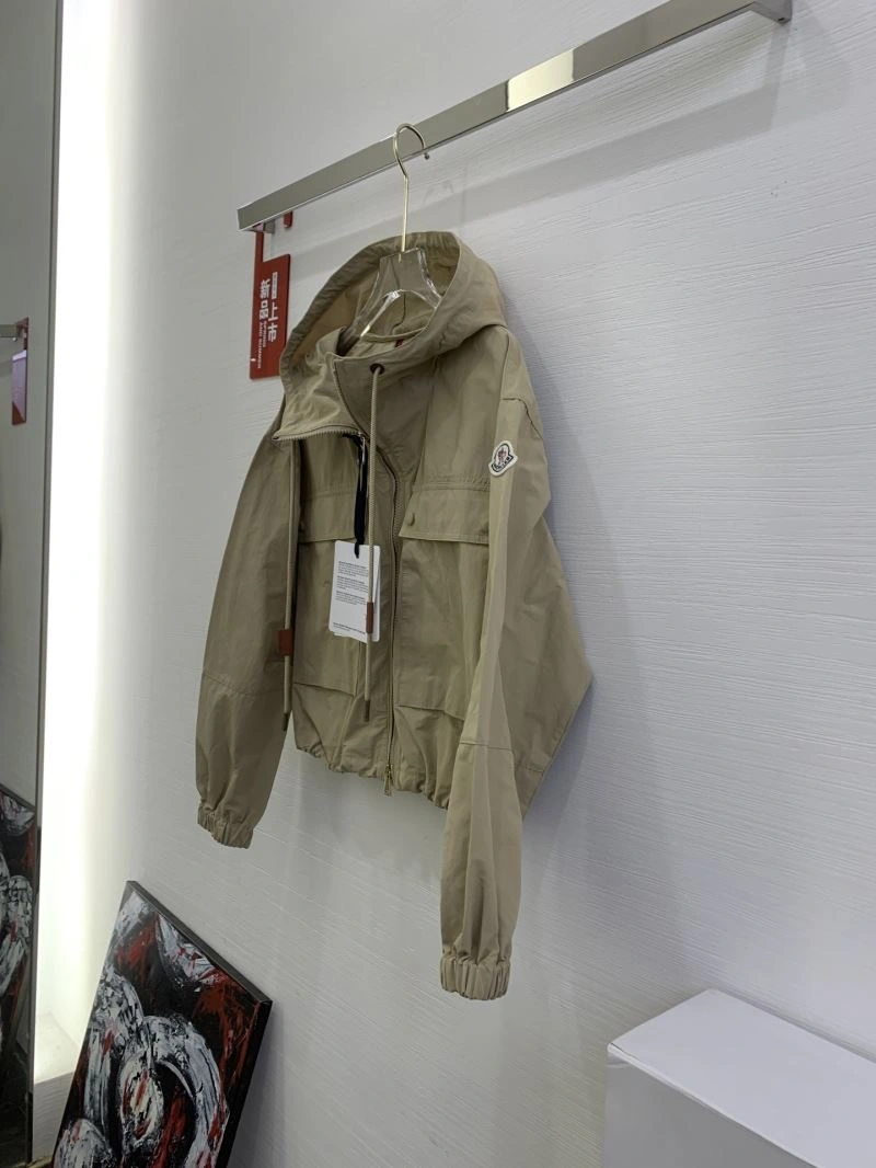 WrinkleFree Moncler Outwear 143396