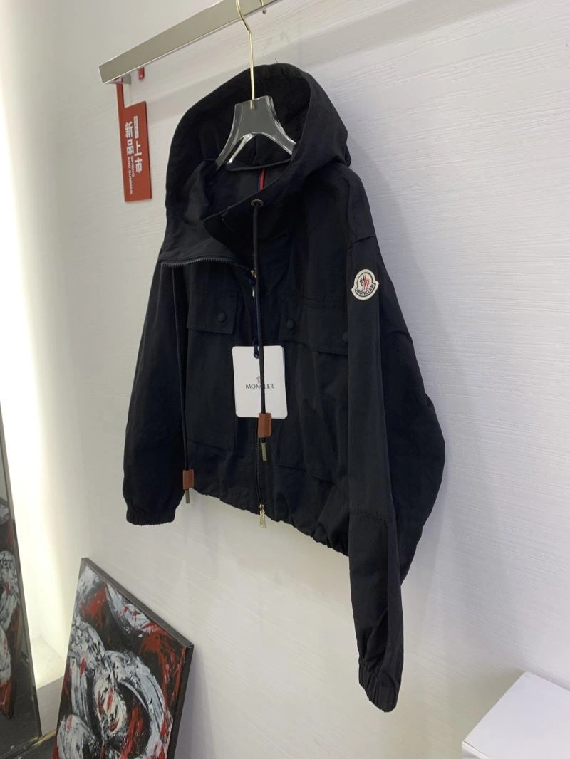 Moncler Outwear Breathable 143387