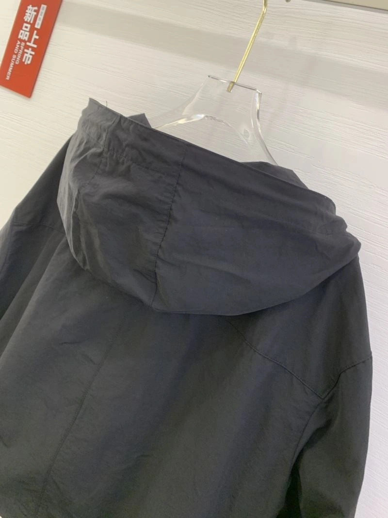 Moncler Outwear Breathable 143387