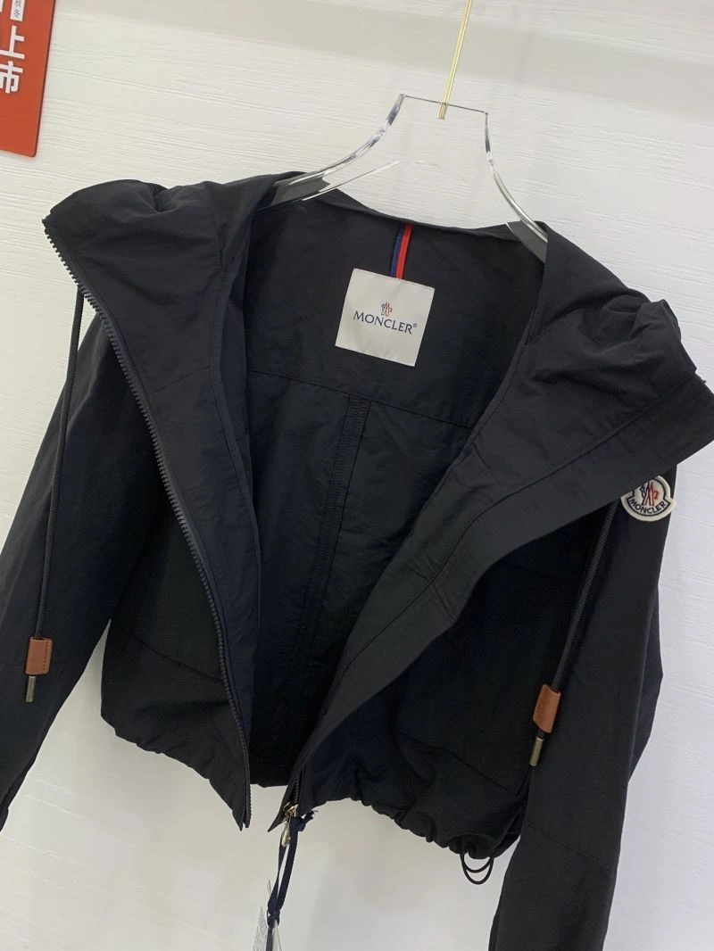 Moncler Outwear Breathable 143387