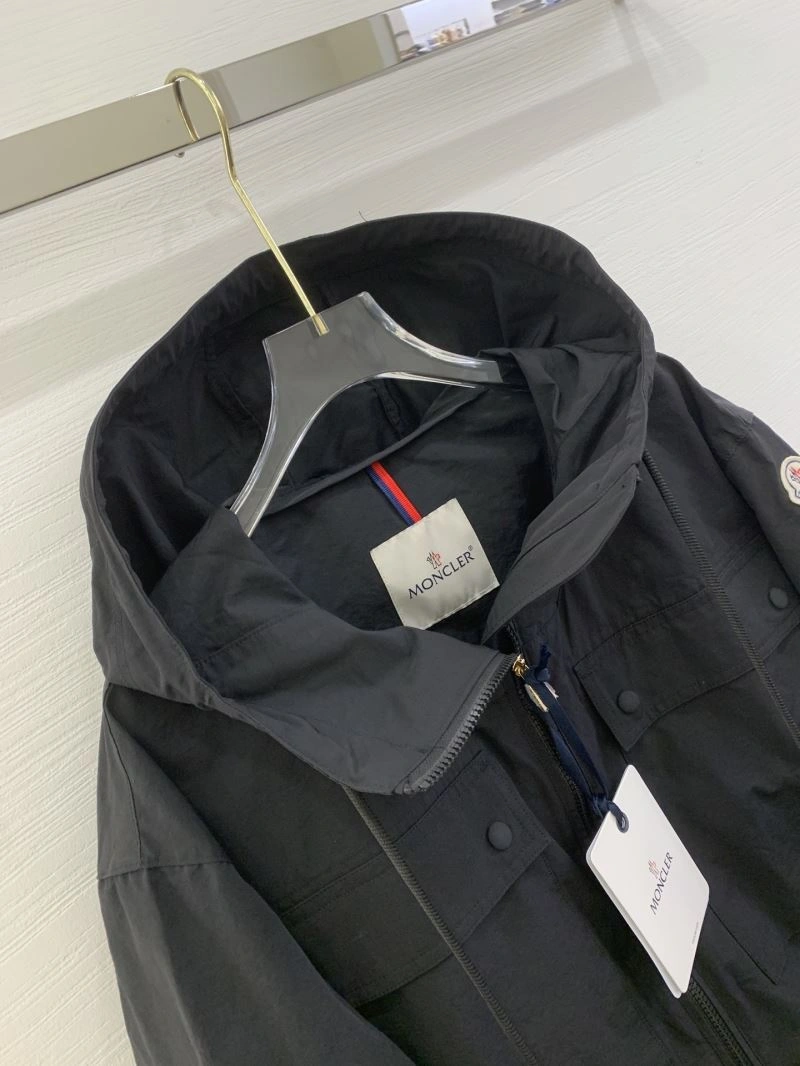 Moncler Outwear Breathable 143387