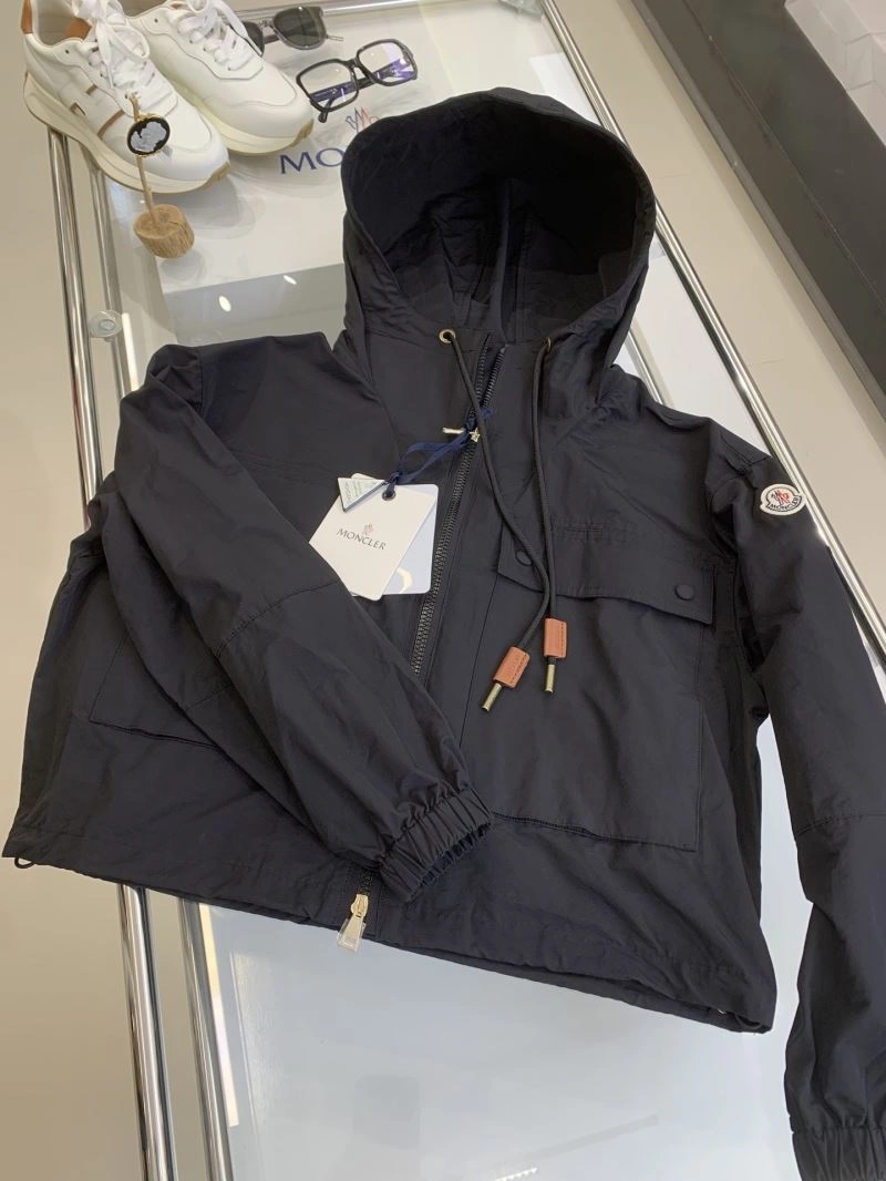 ZipUp Moncler Outwear 143383