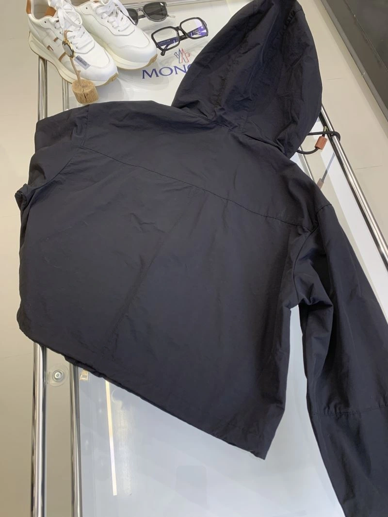 ZipUp Moncler Outwear 143383