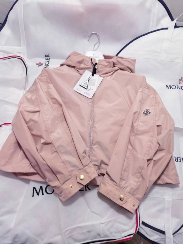 Moncler Outwear Flexible 143395