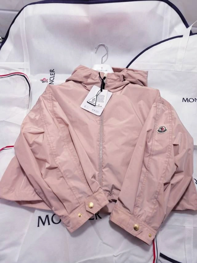Moncler Outwear Flexible 143395
