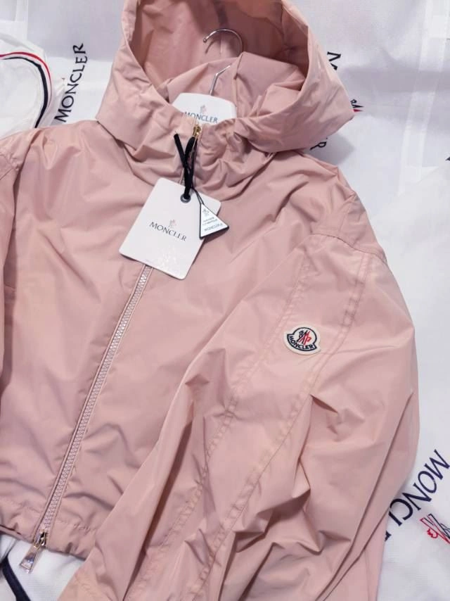 Moncler Outwear Flexible 143395
