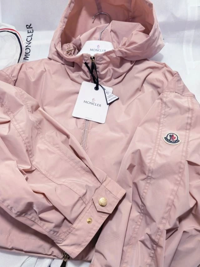 Moncler Outwear Flexible 143395