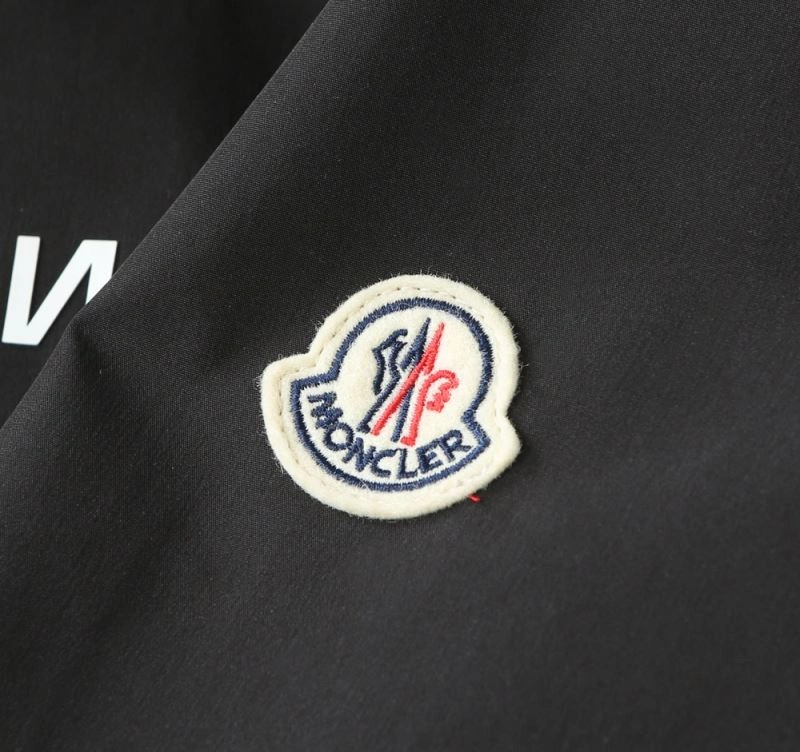 Trendy Moncler Outwear 143394